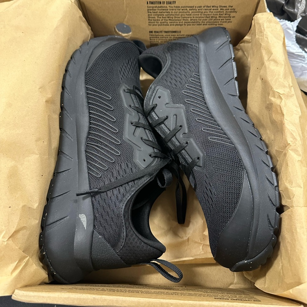 Red Wing Shoes Men's Black Safety shoe (aluminum toe, non-slip)- never worn